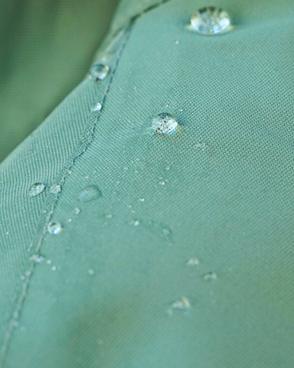 Tissu imperméable et déperlant