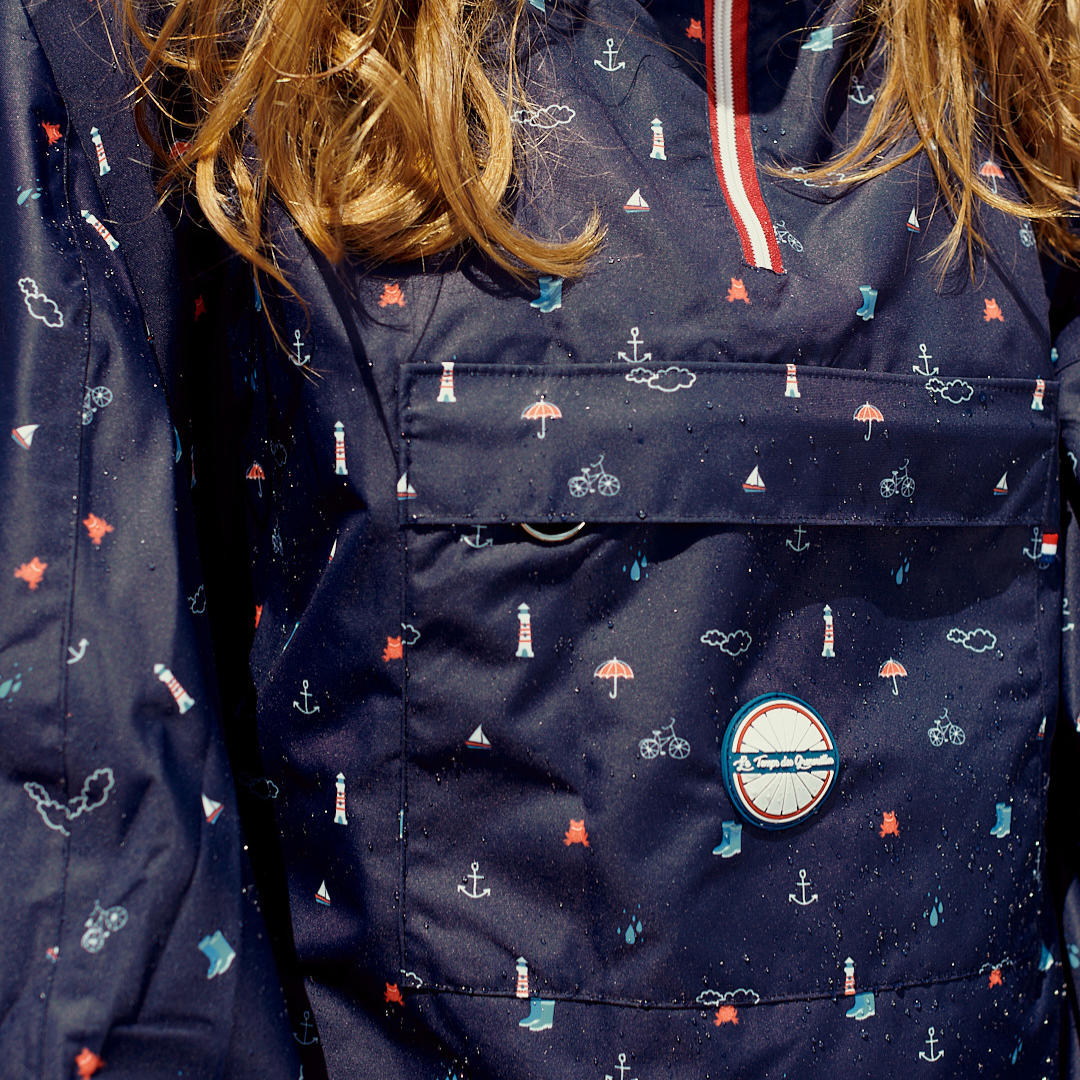 Détail de la poche de la cape Cap Bonne Espérance, ouverture pratique et finition imperméable.