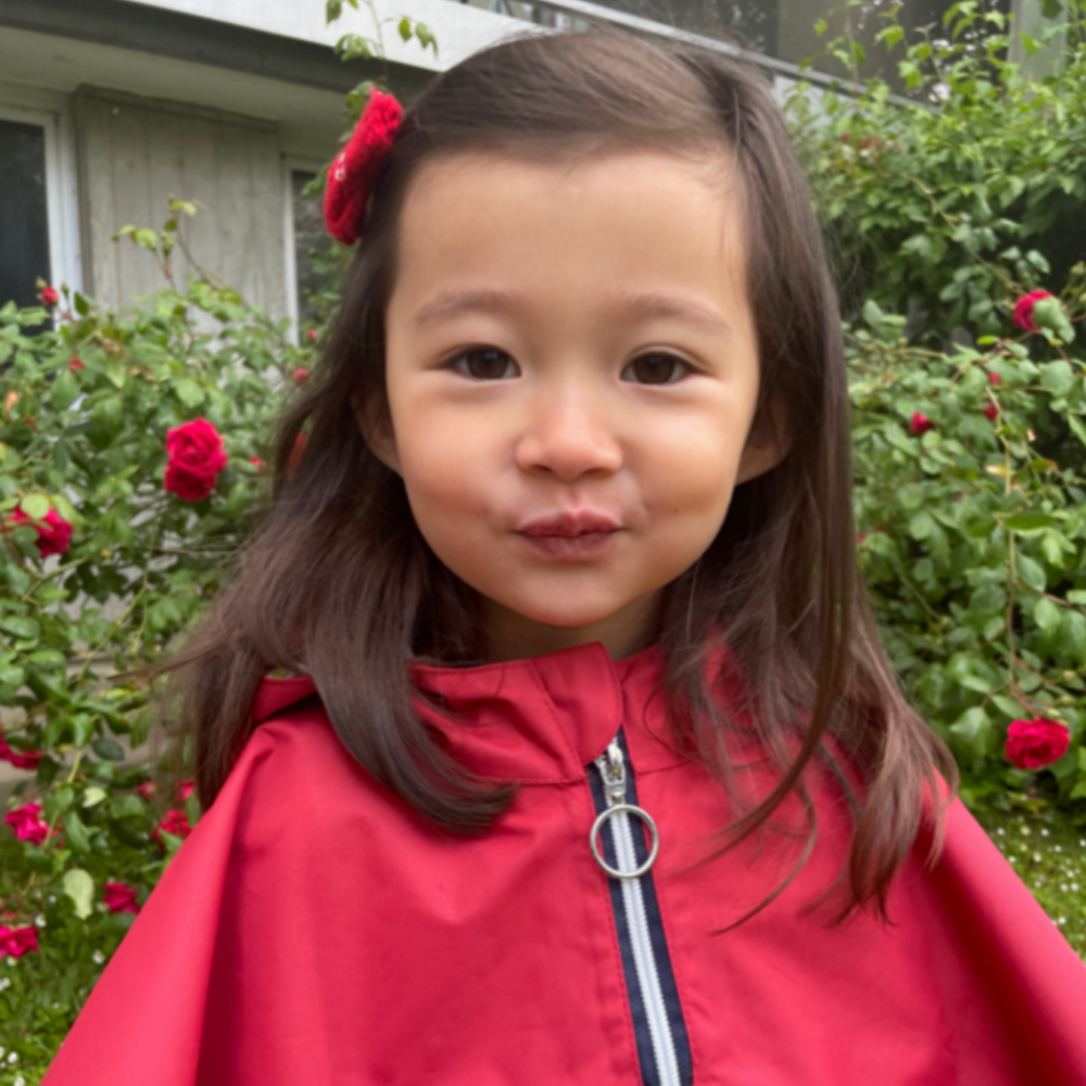 
                      
                        Cape de pluie enfant en polyester recyclé
                      
                    