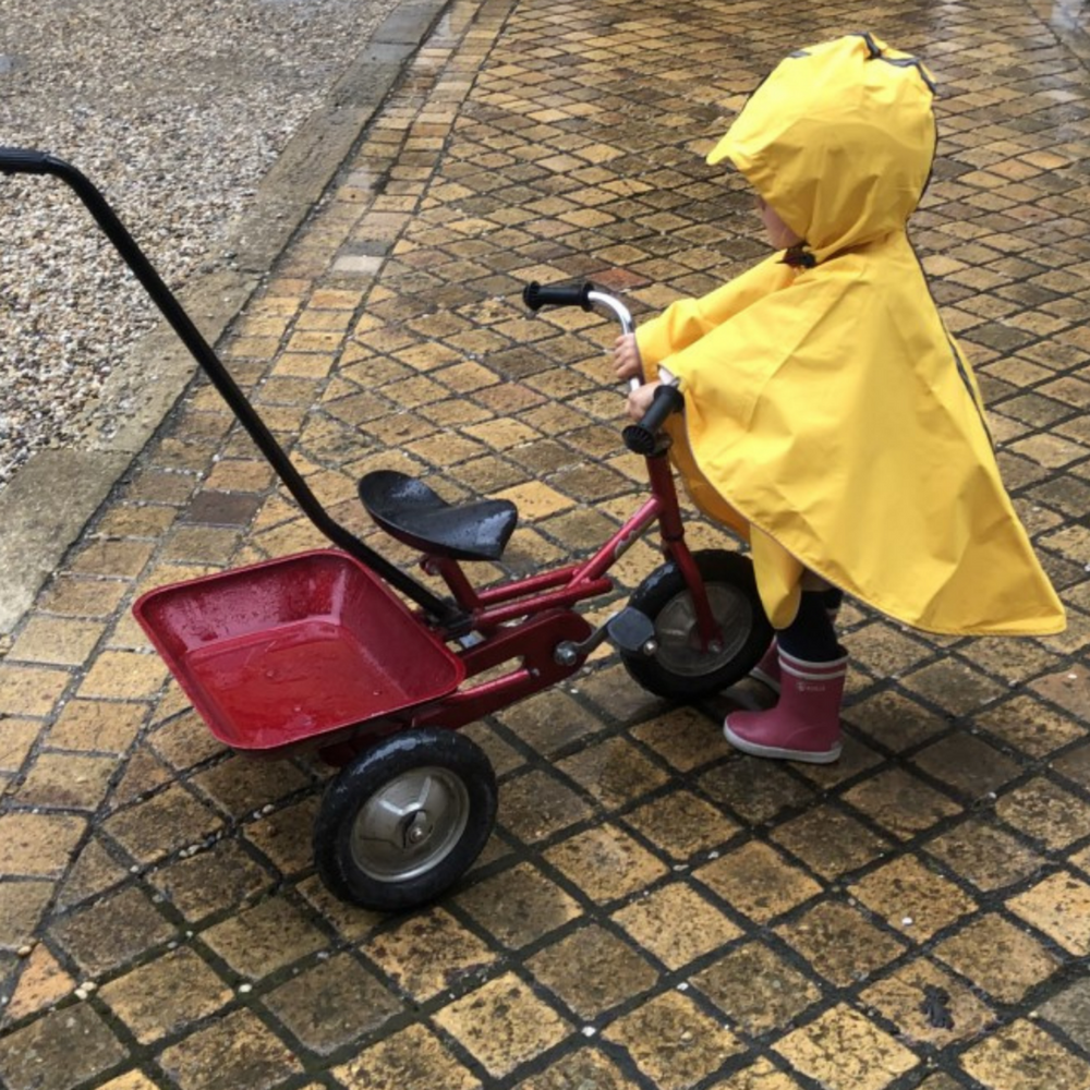 
                      
                        Cape de pluie enfant en polyester recyclé
                      
                    