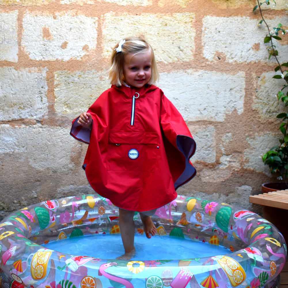 
                      
                        Cape de pluie enfant en polyester recyclé
                      
                    